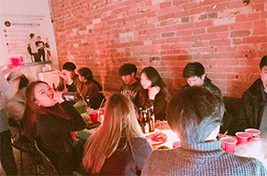 흥이 넘치는 크리스마스 파티 현장 후기 썸네일